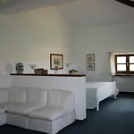 Monvicino Bed & Breakfast 3*