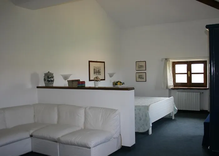 Monvicino Bed & Breakfast 3*